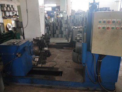 自動液壓內(nèi)翻邊機(jī)-2